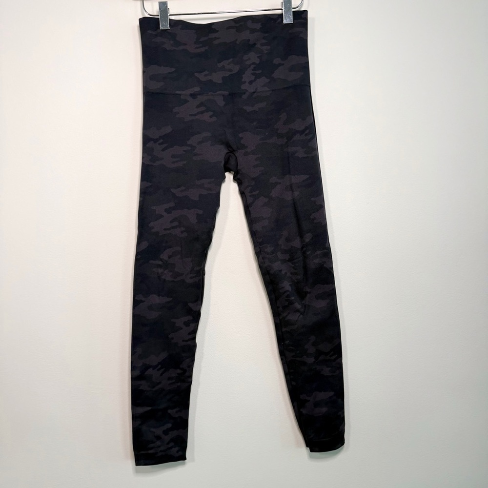 SPANX Women’s Camo Leggings Size Medium